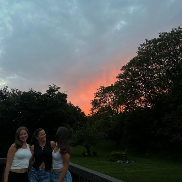 Meet your Posher, Elizabeth - Picture 1 of 1